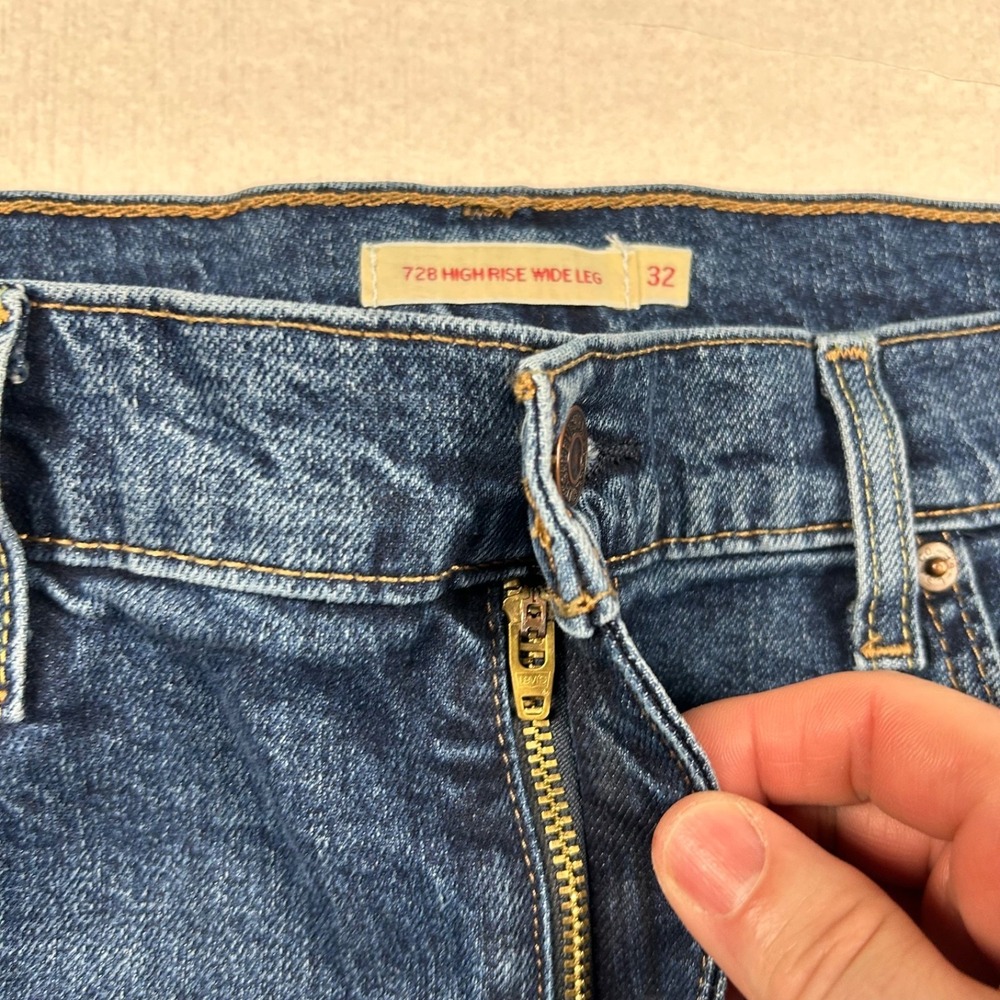 Wide Leg Blue Women's Jeans - Classic High-Rise Style - Picture 3 of 14
